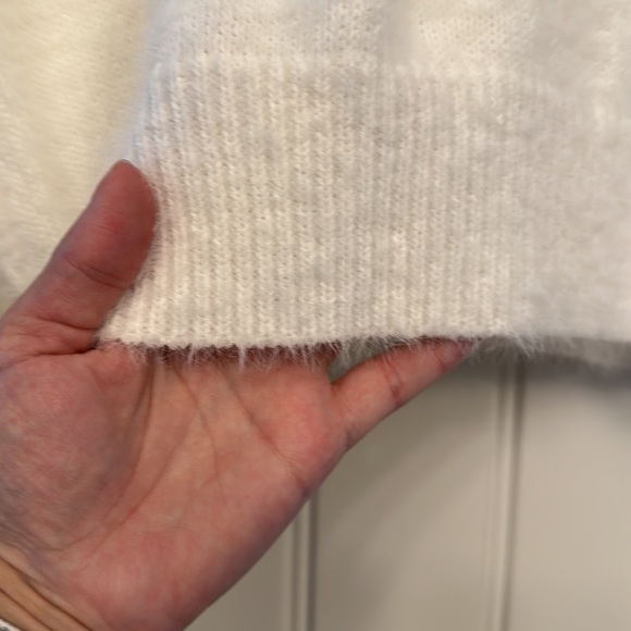 soft knit Fuzzy crewneck Sweater white boho minimalist preppy fall winter - Picture 10 of 12